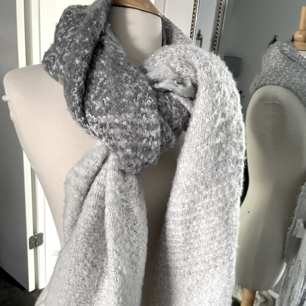 MerSea and Co Scarf Wrap - Picture 3 of 9